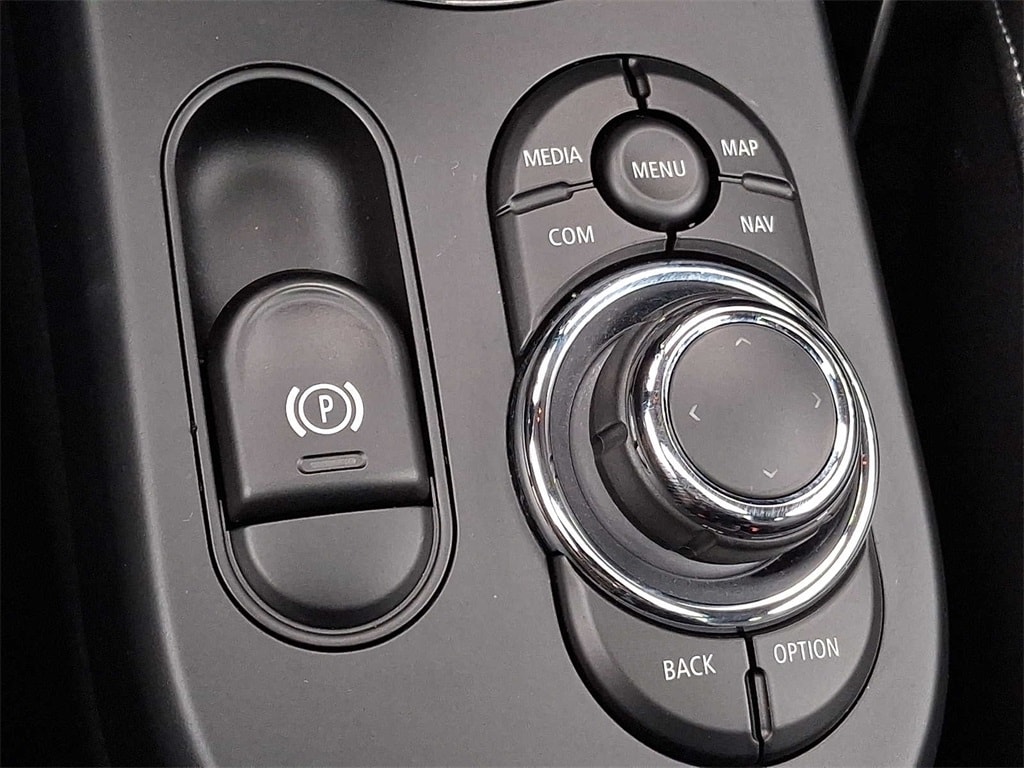 Thumbnail: 2024 MINI Cooper Hardtop - 21