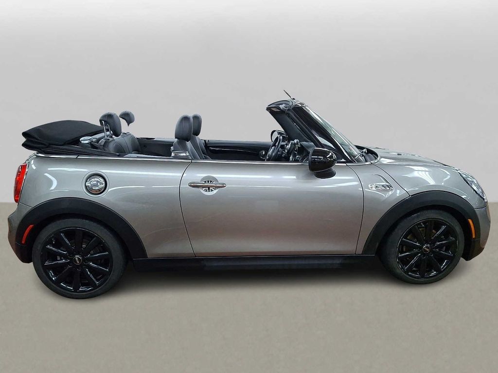 Thumbnail: 2016 MINI Cooper Convertible - 4