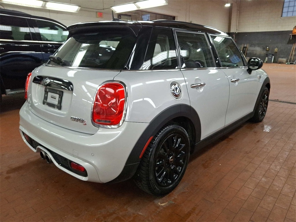 2016 MINI Cooper Base 6