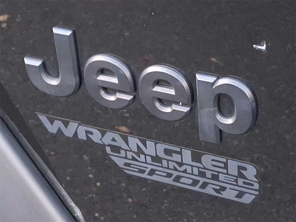 Thumbnail: 2021 Jeep Wrangler - 29