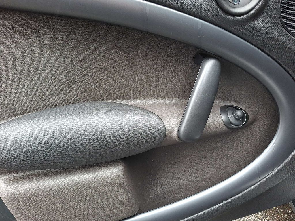 Thumbnail: 2012 MINI Cooper Countryman - 11