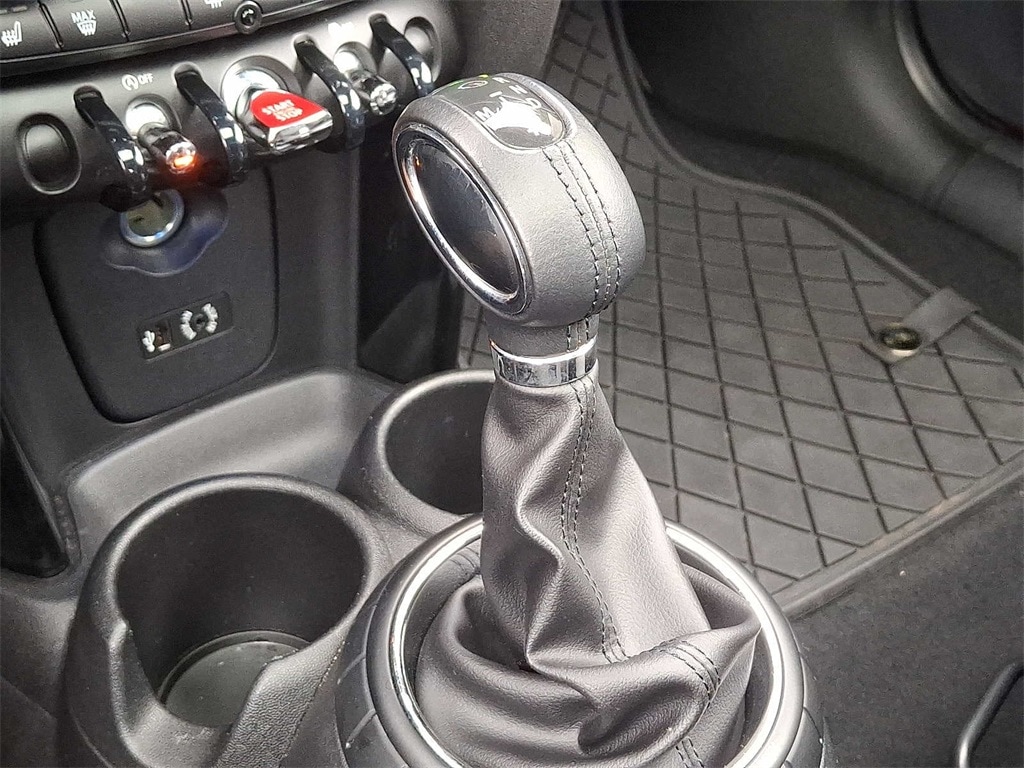 Thumbnail: 2015 MINI Cooper - 15
