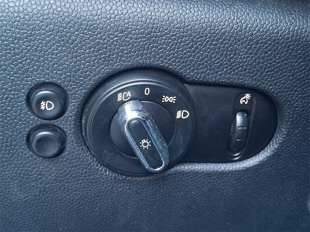 Thumbnail: 2019 MINI Cooper Convertible - 18