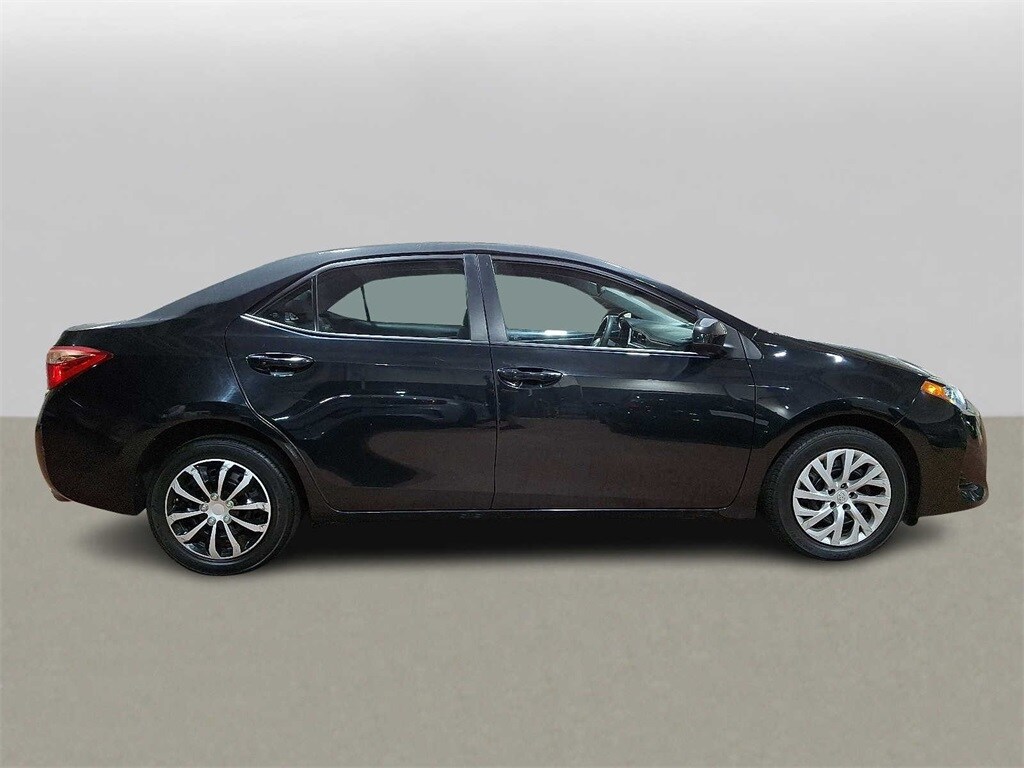 2018 Toyota Corolla LE photo 4