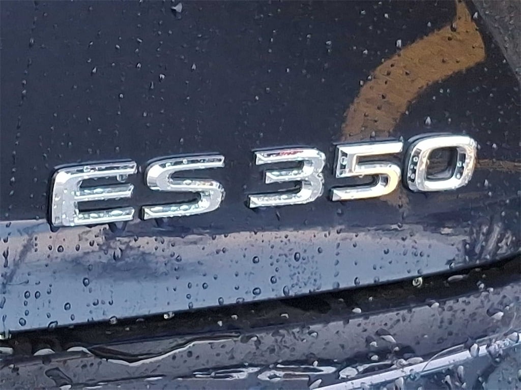 Thumbnail: 2017 Lexus ES - 28