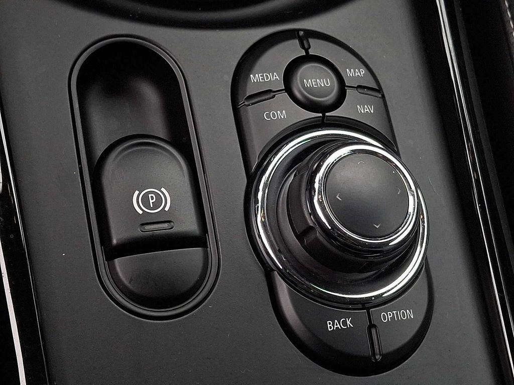 Thumbnail: 2023 MINI Cooper Clubman - 22