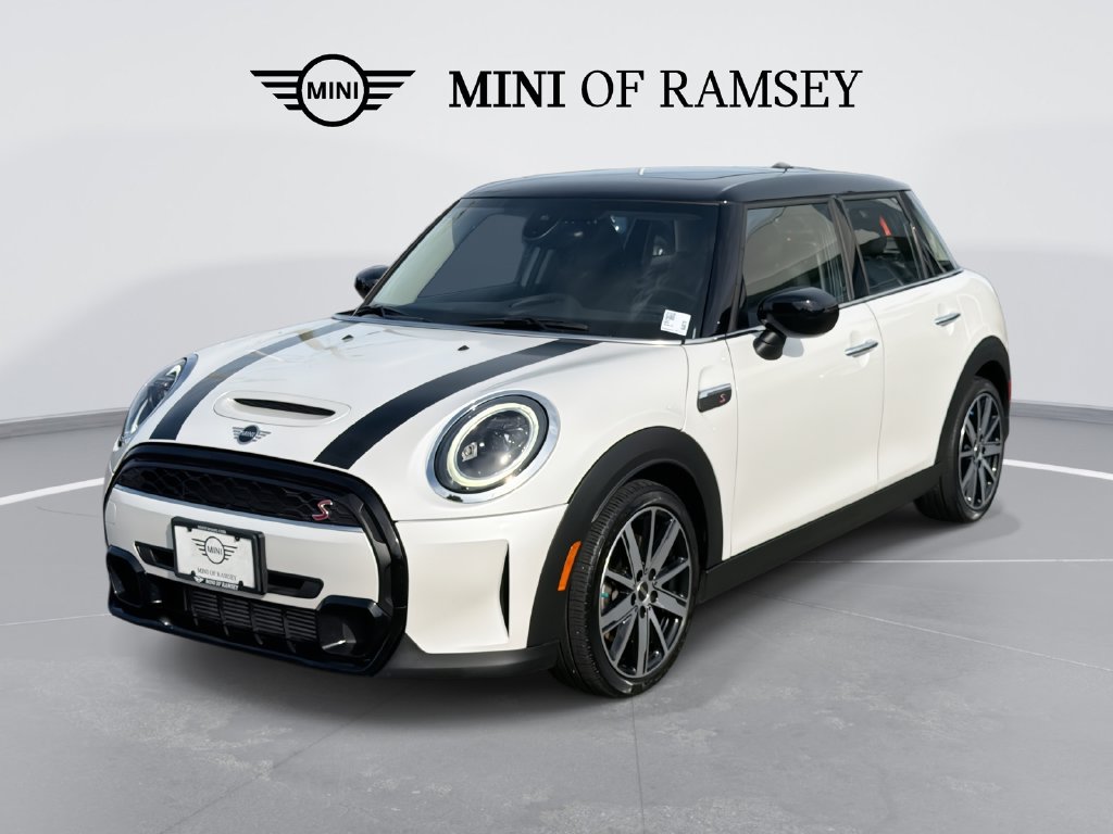 2024 MINI Hardtop 4 Door