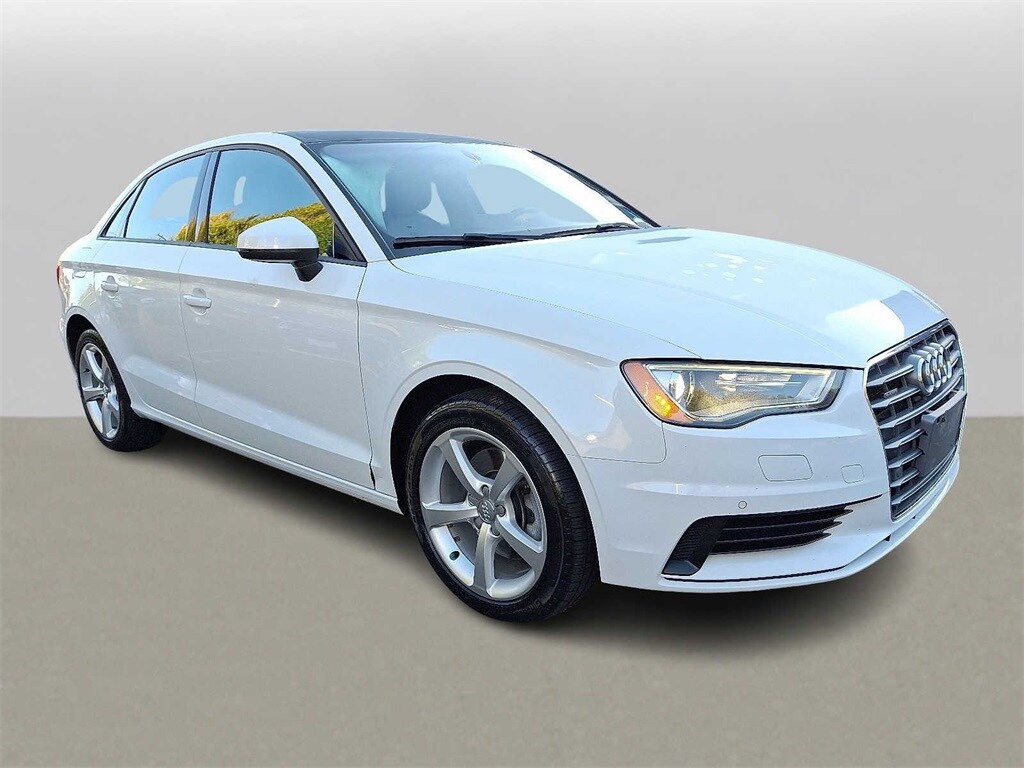 2016 Audi A3 2.0T Premium photo 3