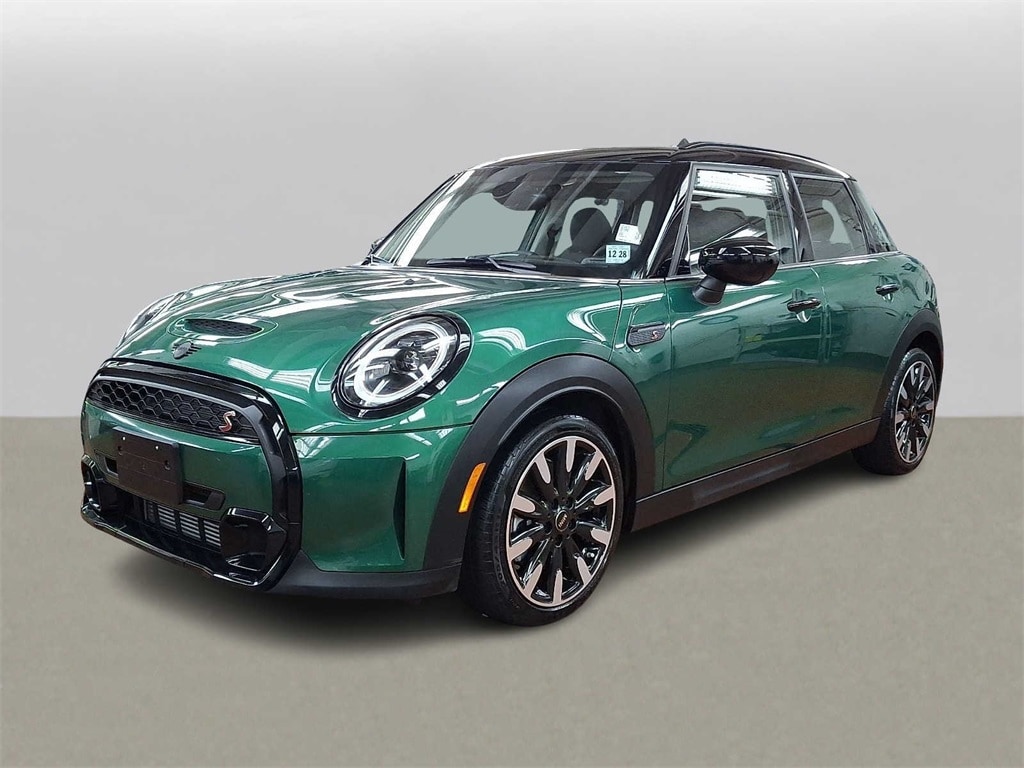 2024 MINI Hardtop 4 Door S's photo