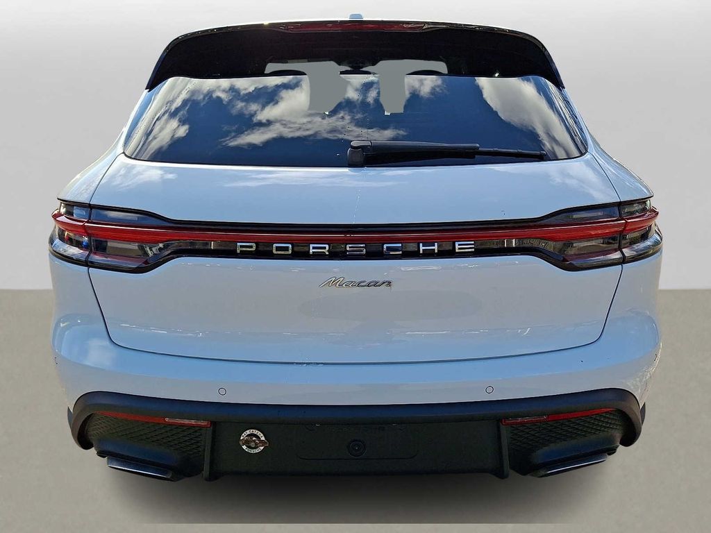 Thumbnail: 2022 Porsche Macan - 4