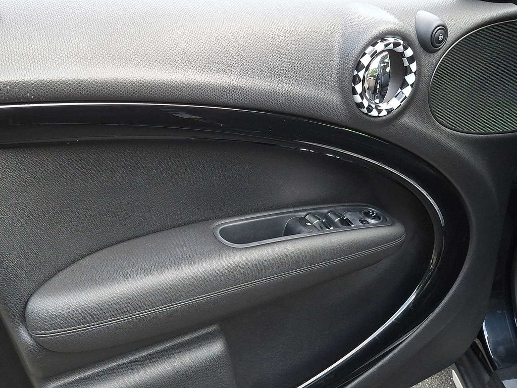 Thumbnail: 2015 MINI Cooper Countryman - 8