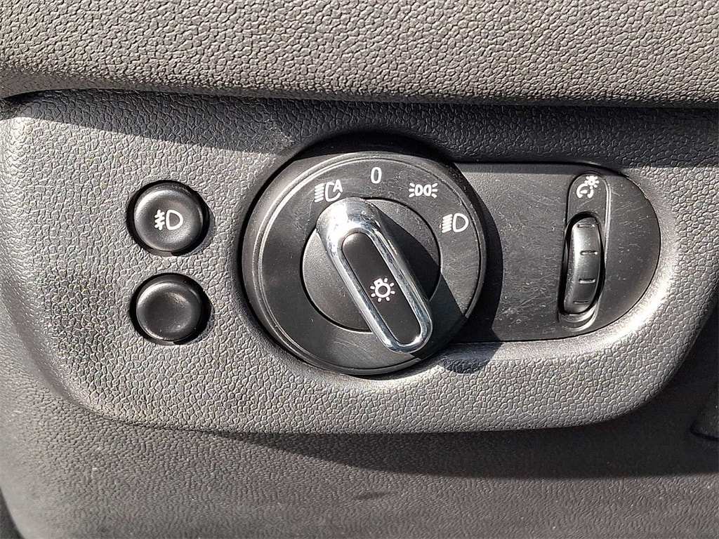 Thumbnail: 2021 MINI Cooper Clubman - 23