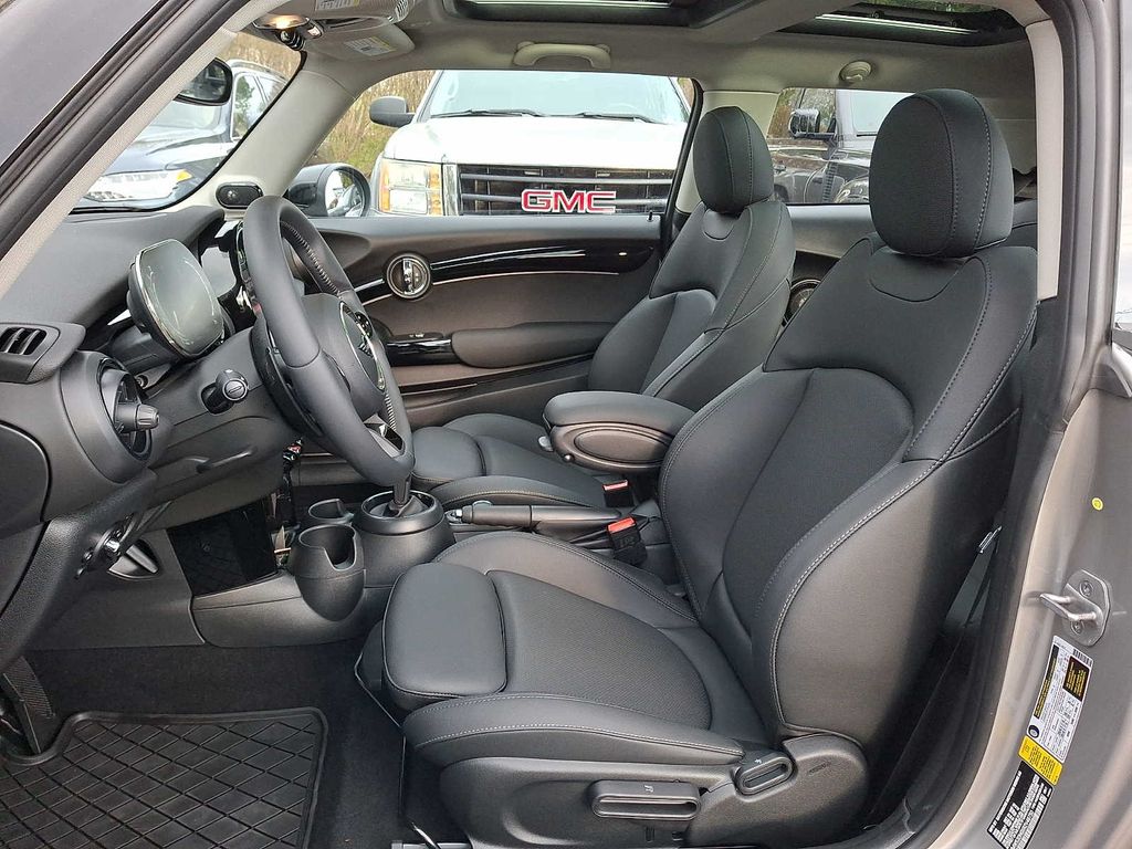 Thumbnail: 2024 MINI Cooper Hardtop - 11