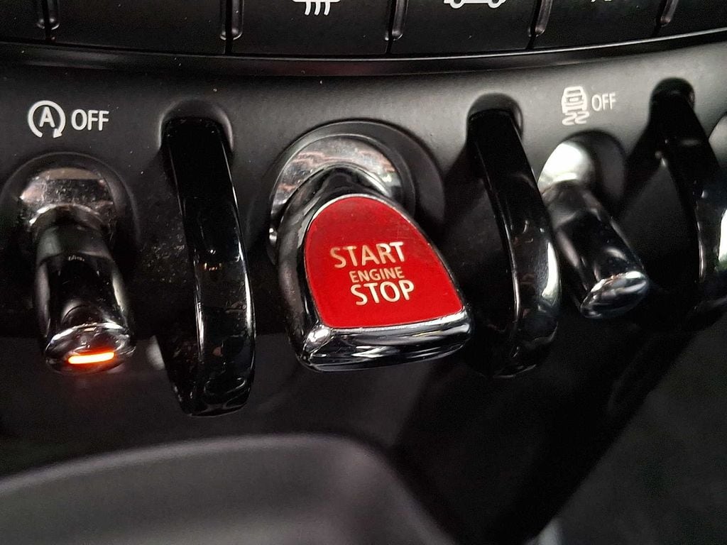 Thumbnail: 2014 MINI Cooper Hardtop - 19