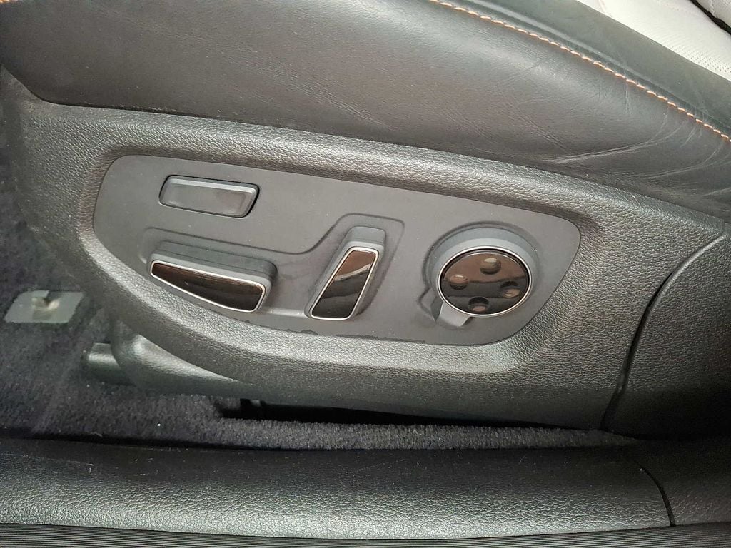 Thumbnail: 2018 Genesis G80 - 12