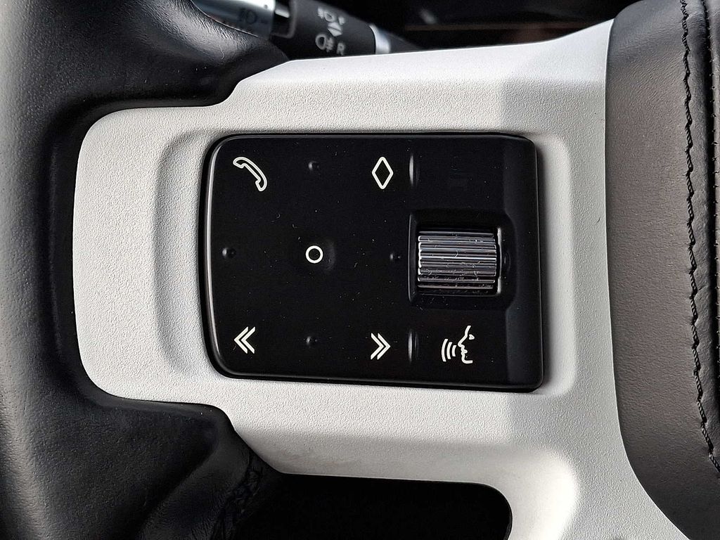 Thumbnail: 2021 Land Rover Defender - 17