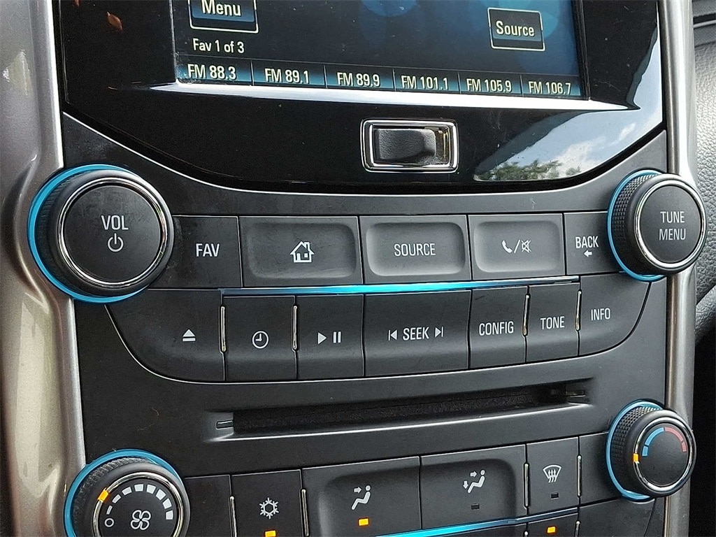 Thumbnail: 2015 Chevrolet Malibu - 11