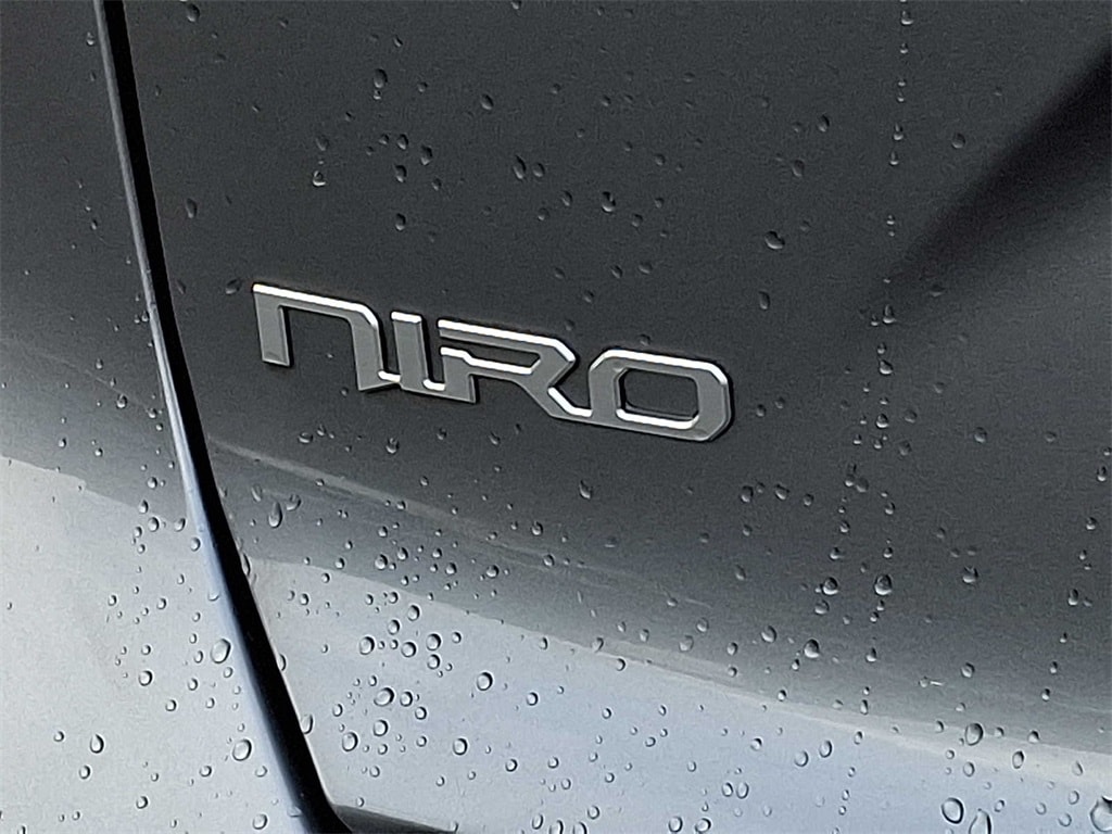 Thumbnail: 2023 Kia Niro - 29