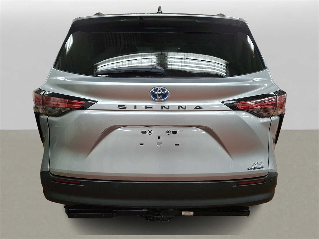 Thumbnail: 2021 Toyota Sienna - 5