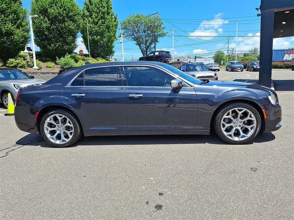 Thumbnail: 2018 Chrysler 300 - 26