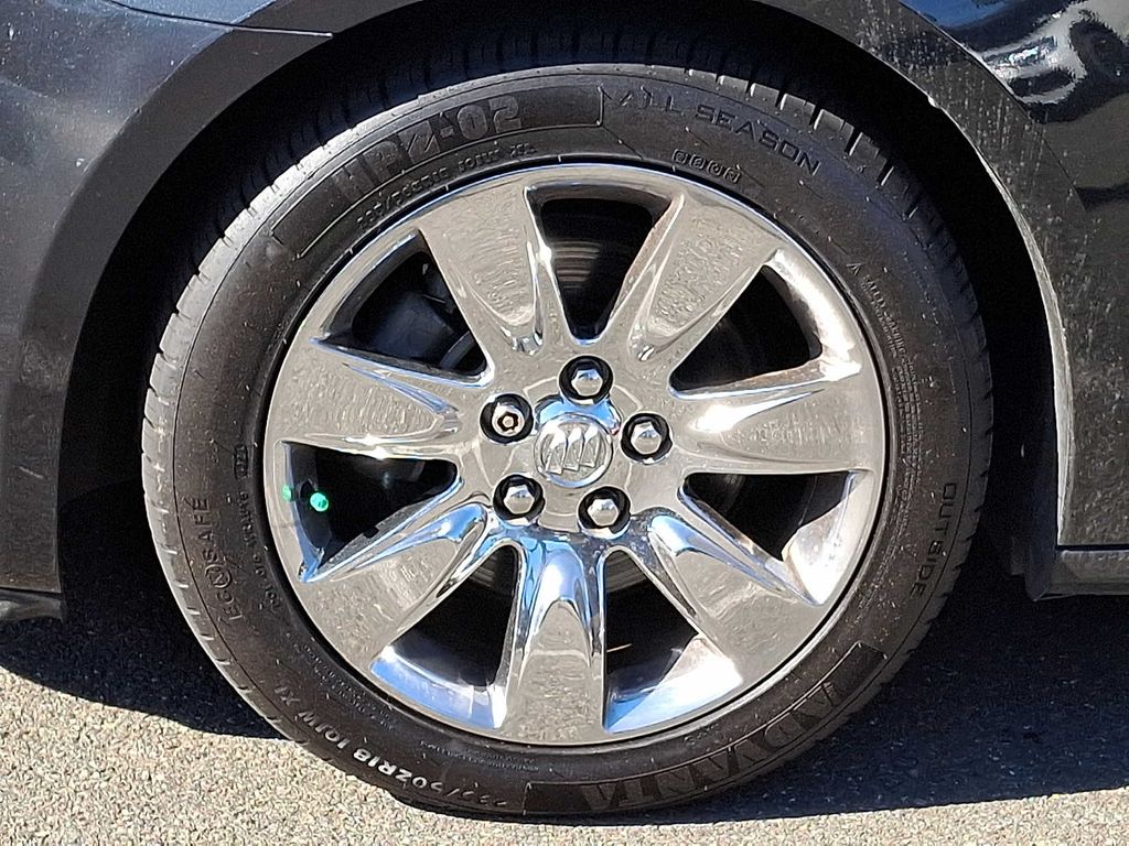 Thumbnail: 2010 Buick LaCrosse - 7