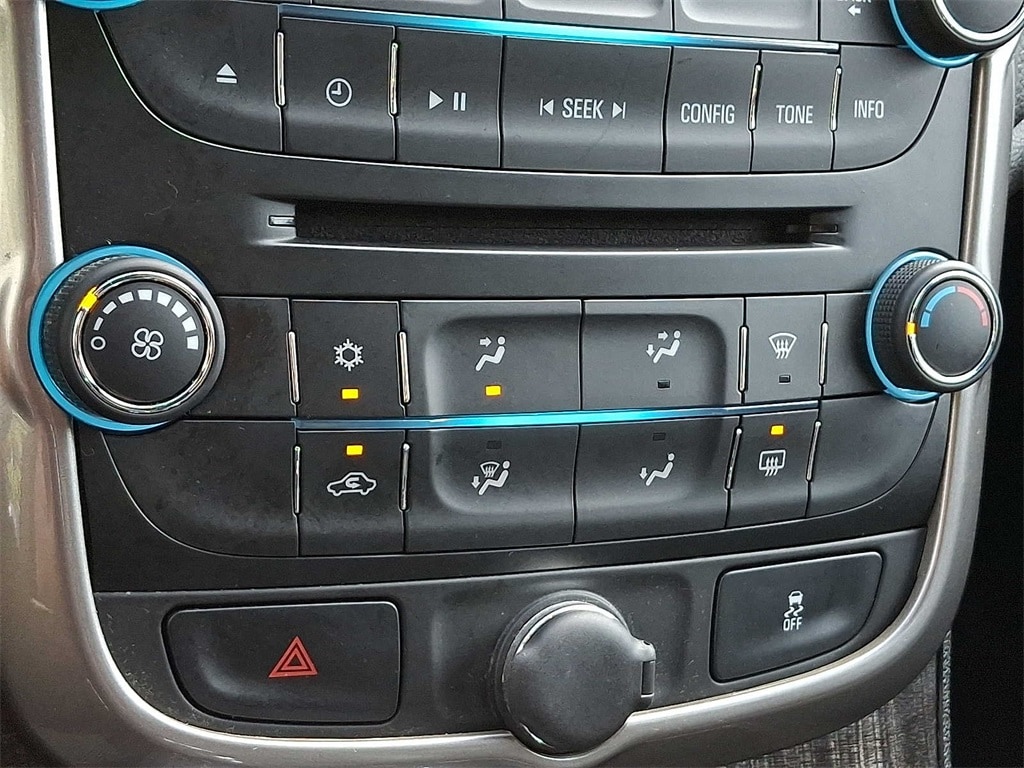 Thumbnail: 2015 Chevrolet Malibu - 10