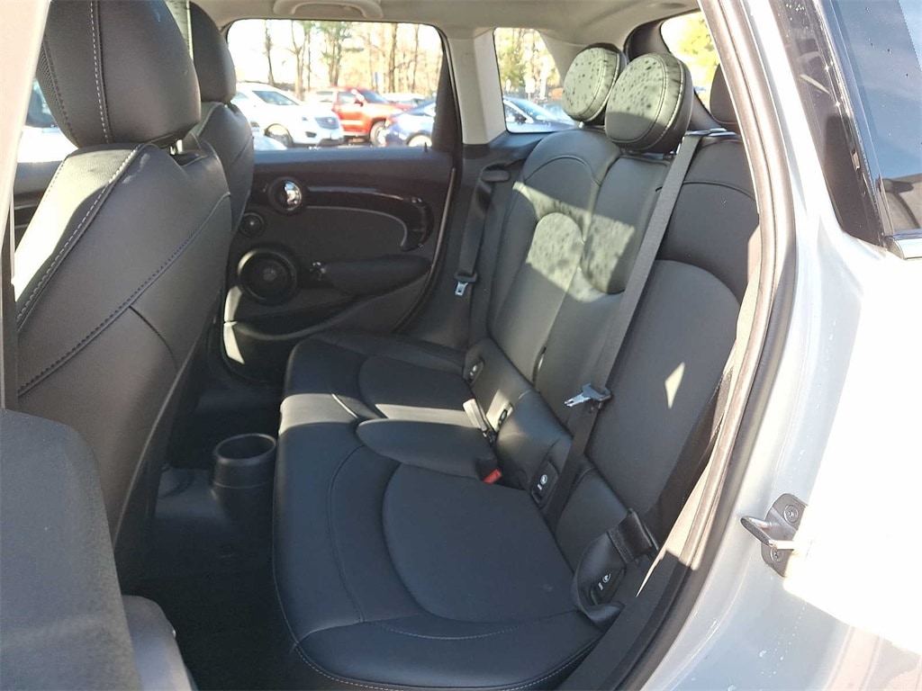 Thumbnail: 2023 MINI Cooper Hardtop - 9