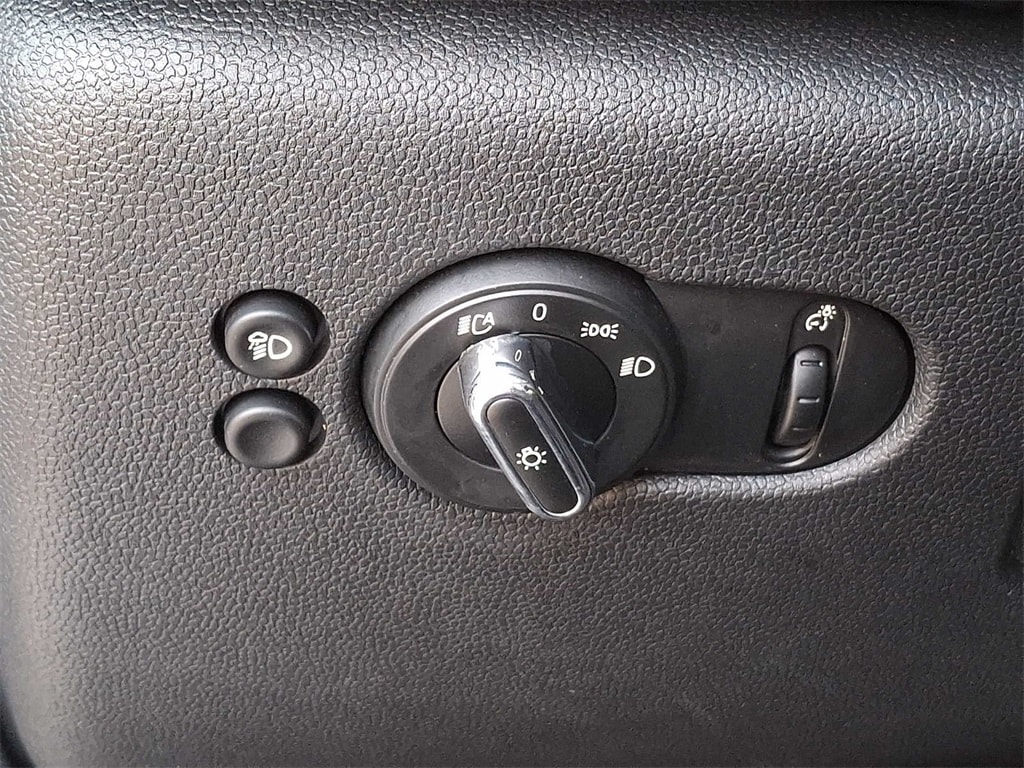 Thumbnail: 2023 MINI Cooper Hardtop - 23