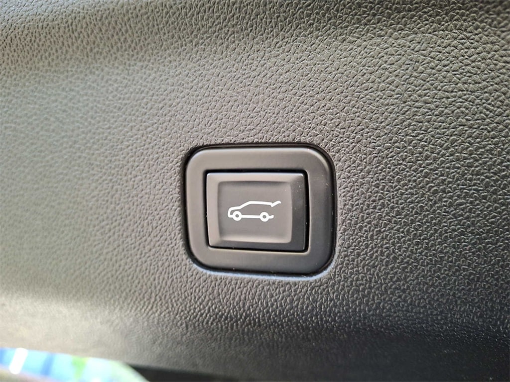 Thumbnail: 2021 Chevrolet Tahoe - 22