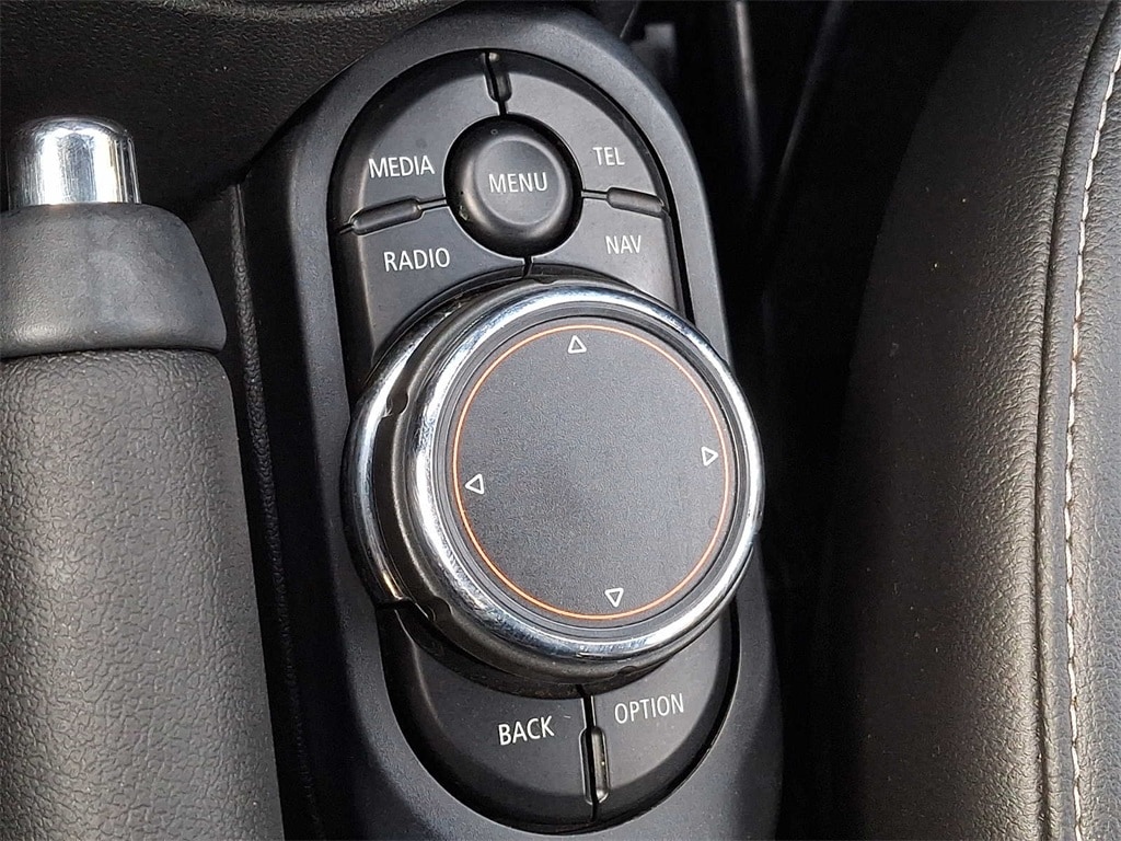 Thumbnail: 2018 MINI Cooper Convertible - 21