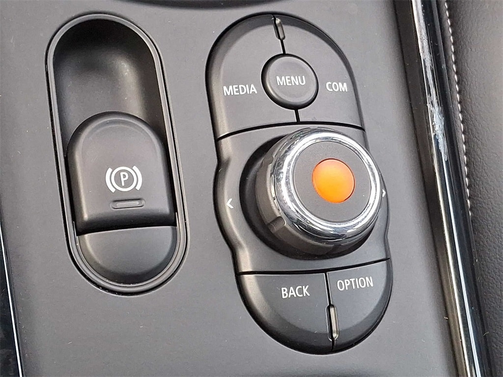 Thumbnail: 2019 MINI Cooper Clubman - 21