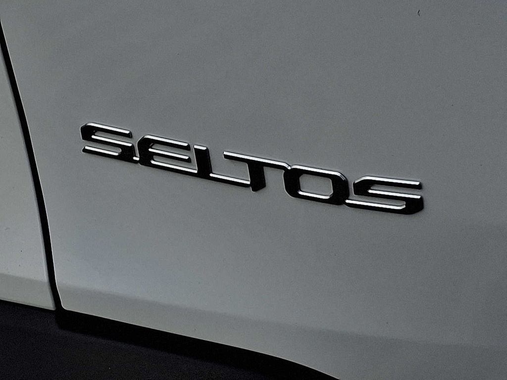 2024 Kia Seltos EX - Photo 29