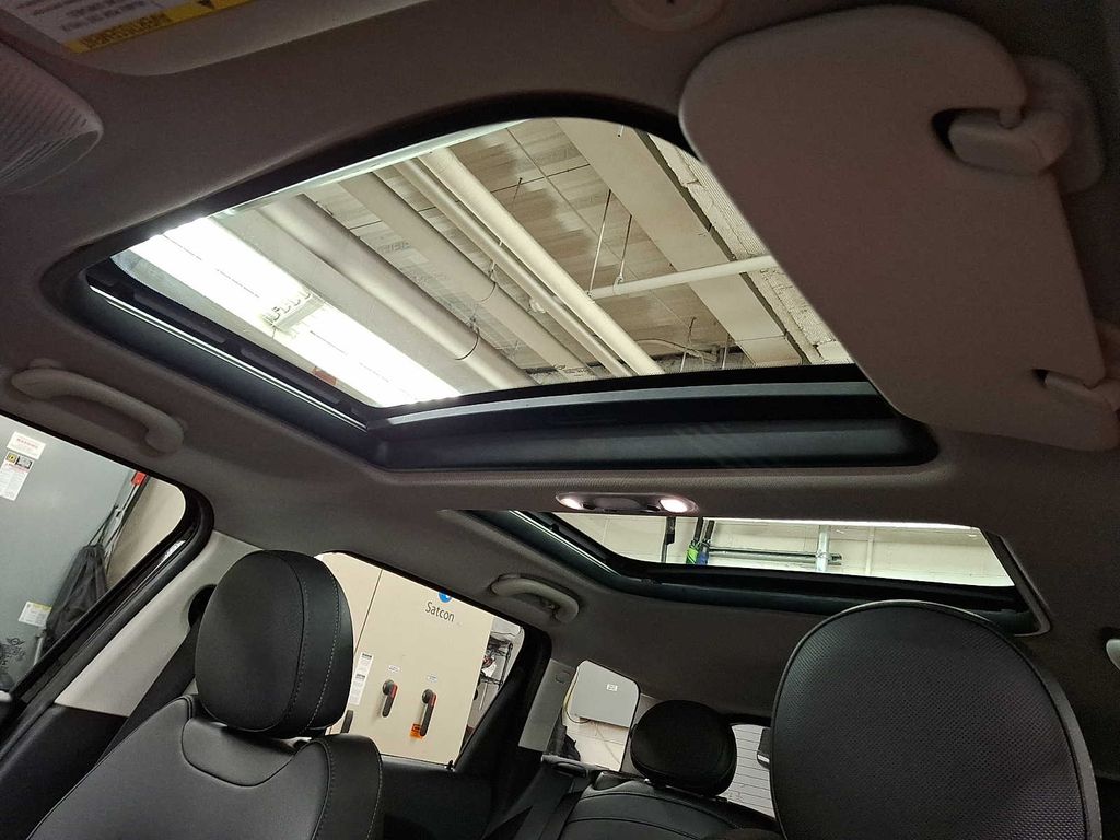 Thumbnail: 2017 MINI Cooper Clubman - 11