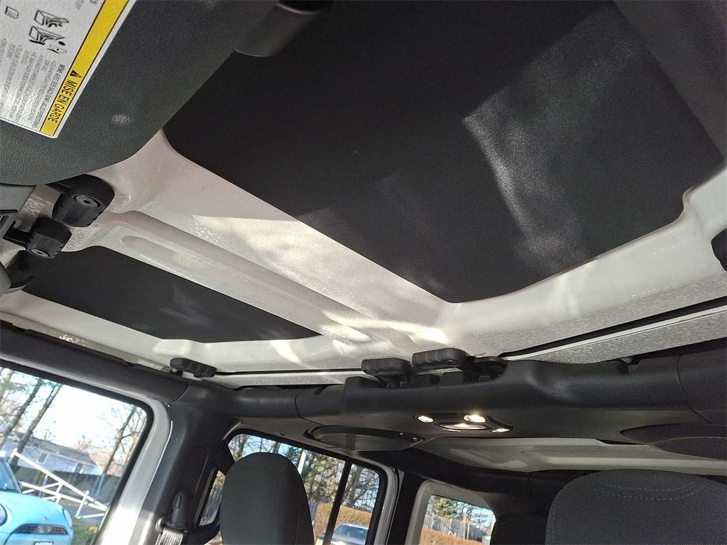 Thumbnail: 2021 Jeep Wrangler - 13