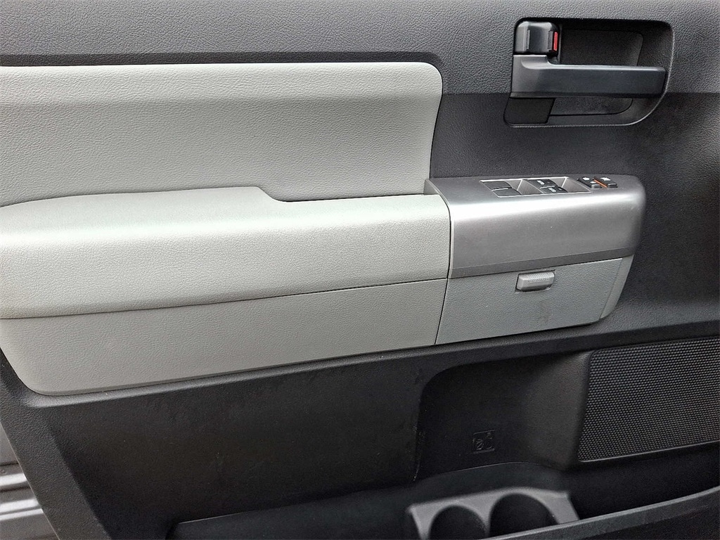 Thumbnail: 2019 Toyota Sequoia - 9