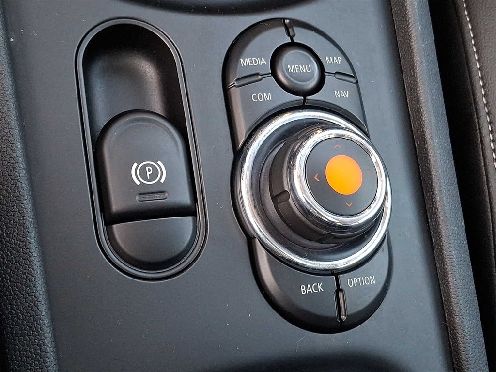 Thumbnail: 2021 MINI Cooper Clubman - 21