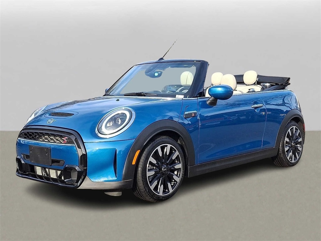 2023 MINI Convertible S's photo