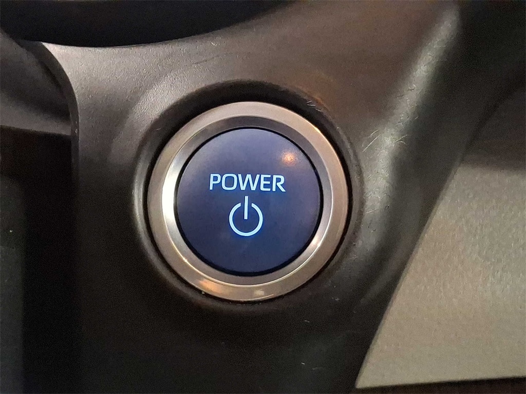 Thumbnail: 2021 Toyota Sienna - 21