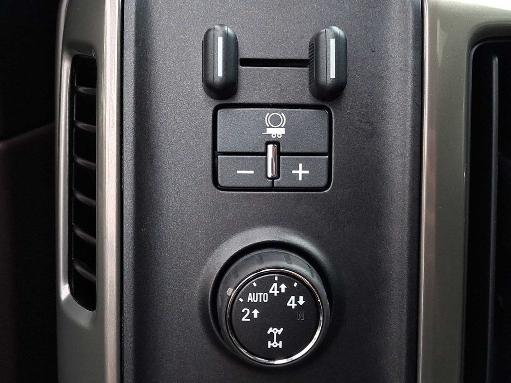Thumbnail: 2015 Chevrolet Silverado 1500 - 21