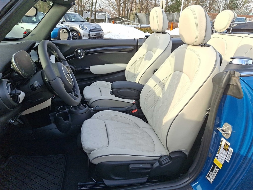 Thumbnail: 2023 MINI Cooper Convertible - 10