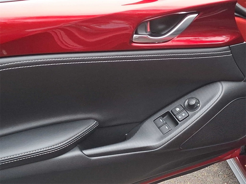 Thumbnail: 2023 Mazda MX-5 Miata - 9