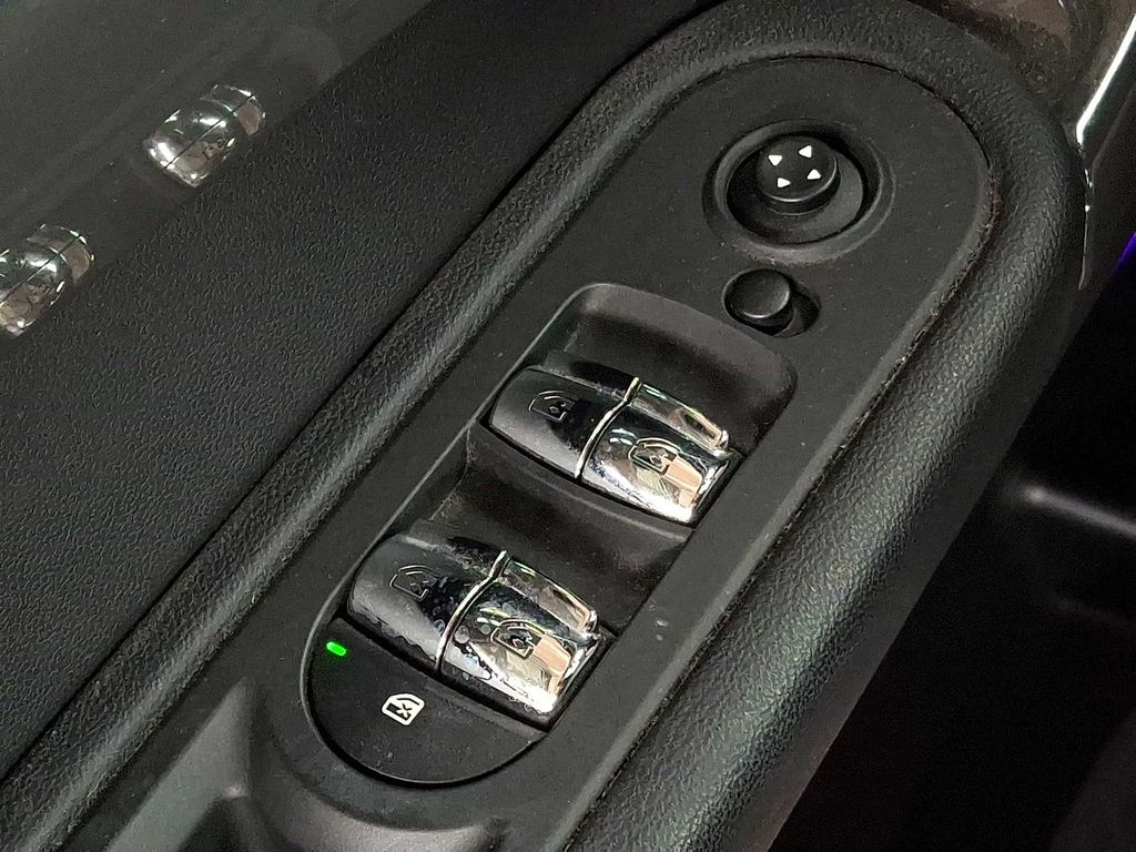 Thumbnail: 2018 MINI Cooper Countryman - 23