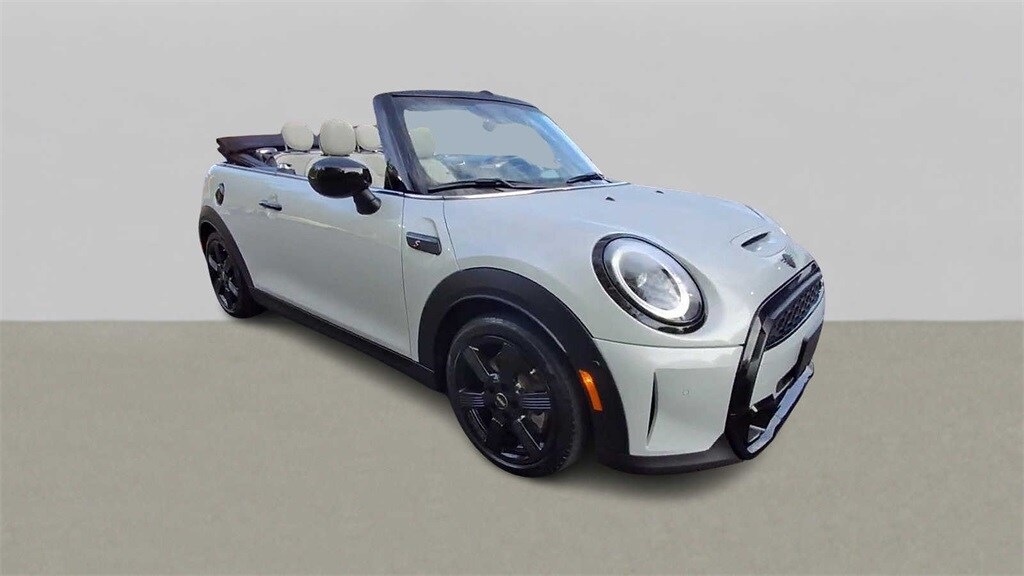2023 Mini Cooper S Iconic photo 2