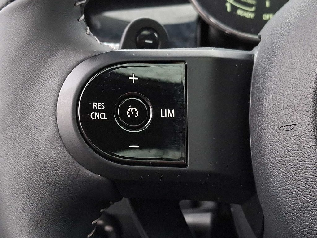 Thumbnail: 2023 MINI Cooper Hardtop - 17