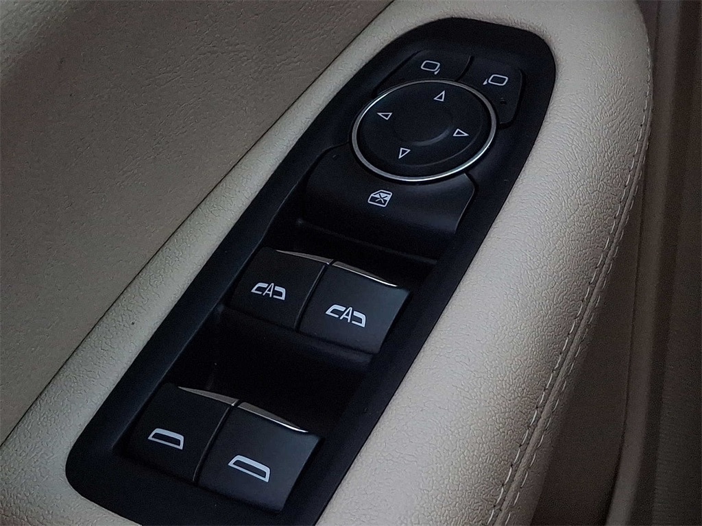 Thumbnail: 2018 Cadillac XT5 - 24