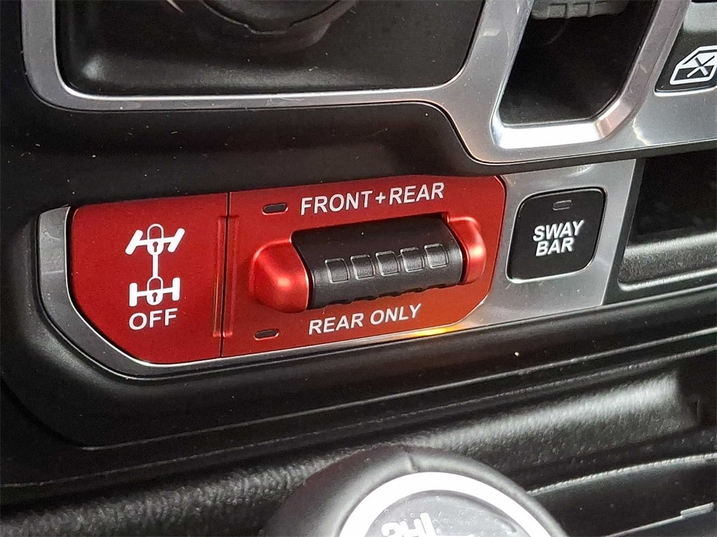 Thumbnail: 2018 Jeep Wrangler - 21