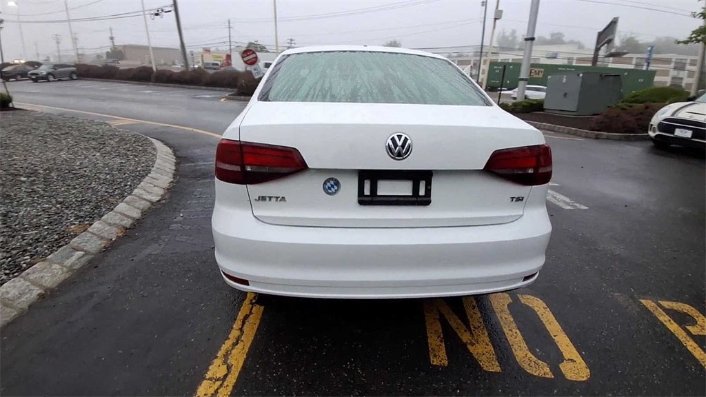 Thumbnail: 2017 Volkswagen Jetta - 7