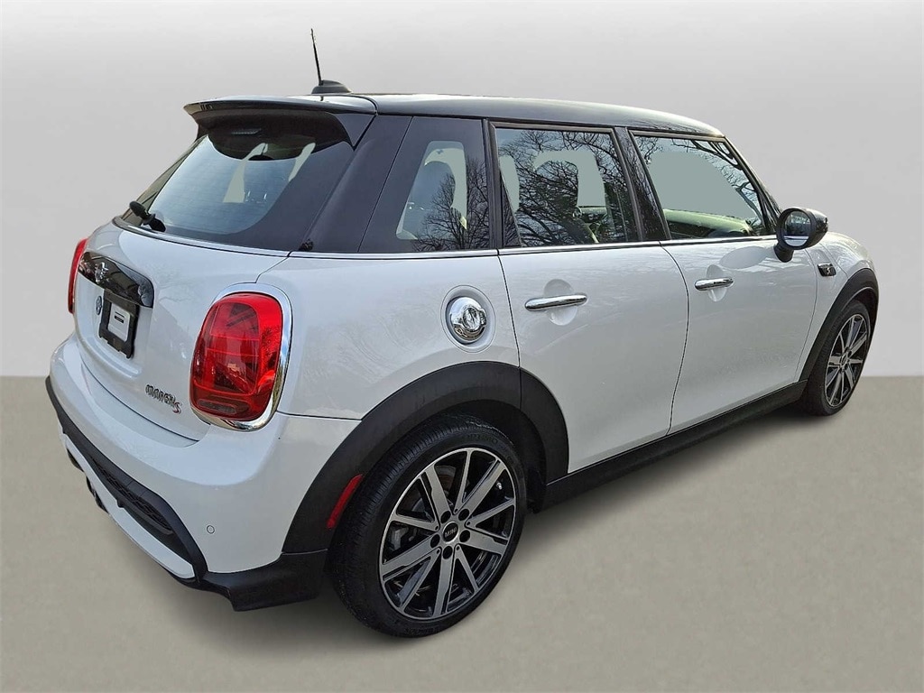Thumbnail: 2023 MINI Cooper Hardtop - 4