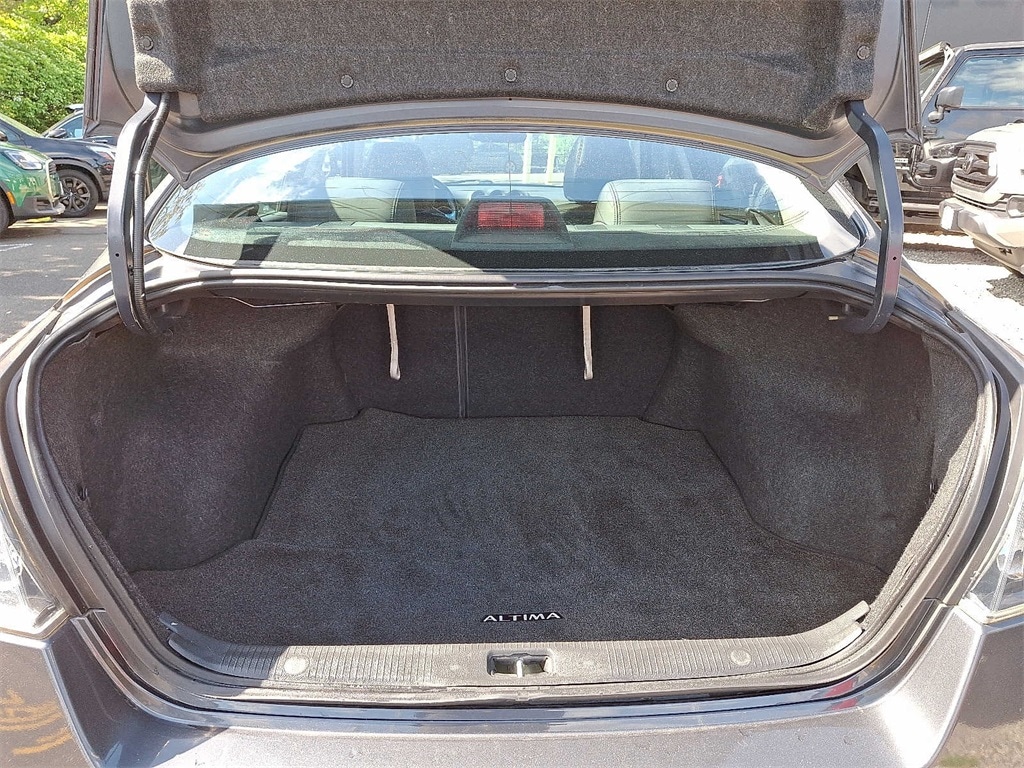 Thumbnail: 2010 Nissan Altima - 27