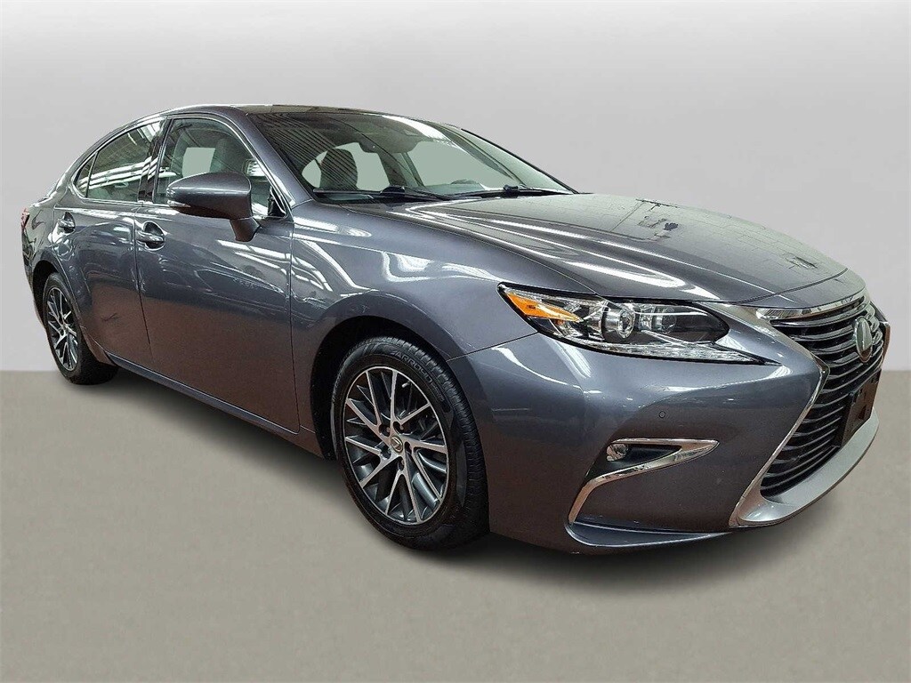 2017 Lexus ES 350 photo 3